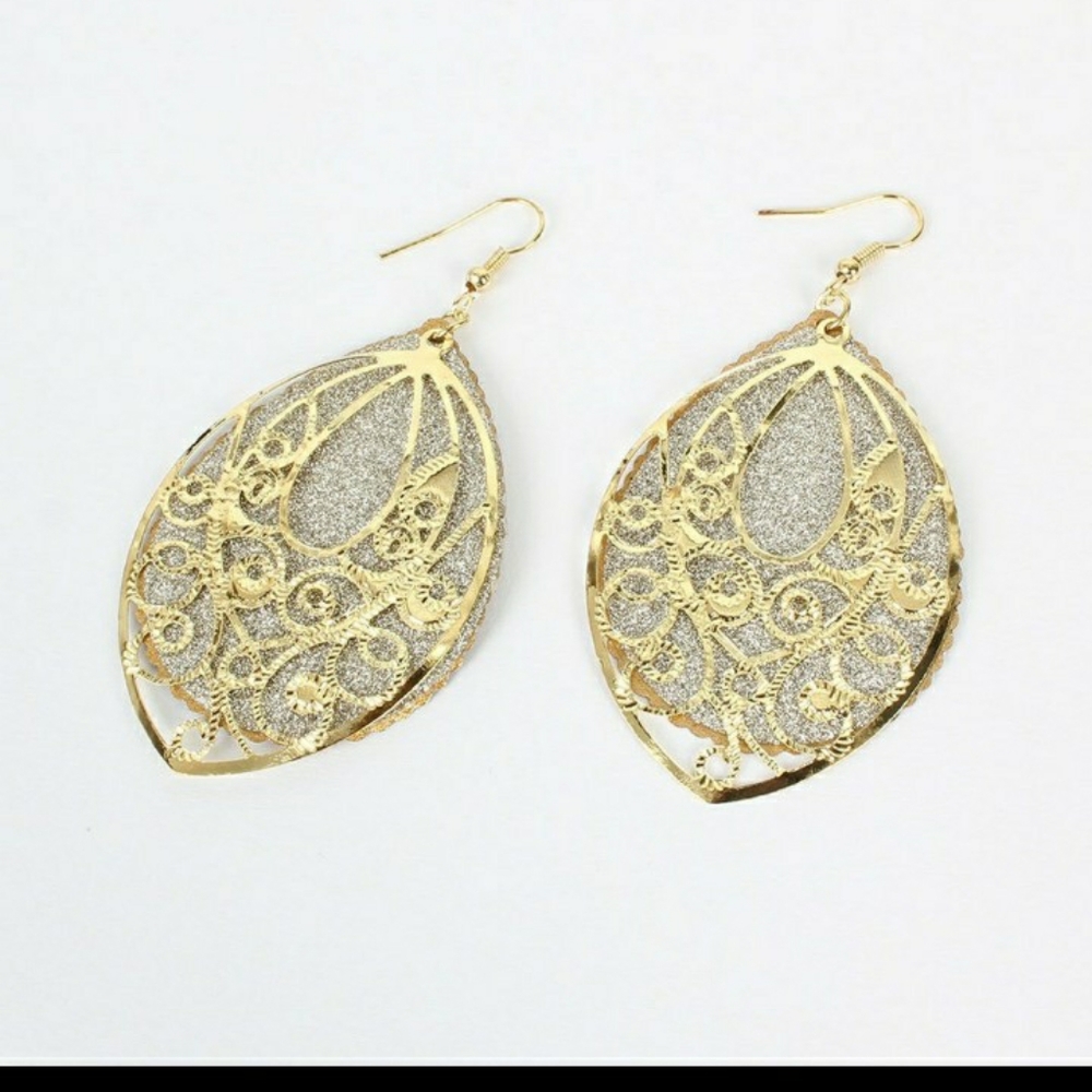 🌟3/$15 Gold and Silver Swirly Dangle Earrings